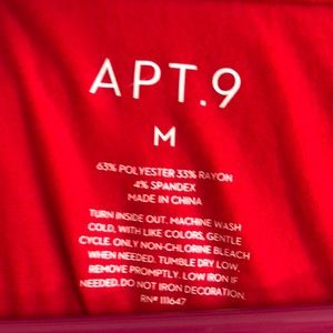 Apt. 9 Tops - Apt 9 holiday t shirt Apt. 9 Tops - Apt 9 holiday t shirt